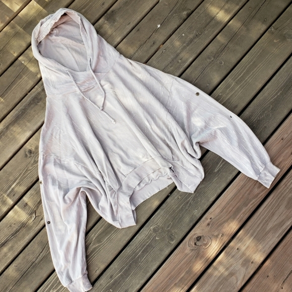 Young Fabulous & Broke | Raissa Hoodie - Picture 2 of 6